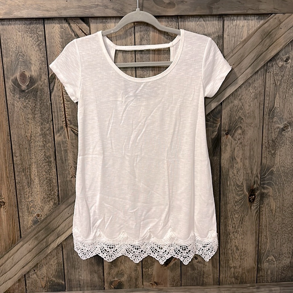White Lace Hem Short Sleeve Ribbed Top